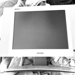 Magnavox w/ HD TV monitor. And remote!